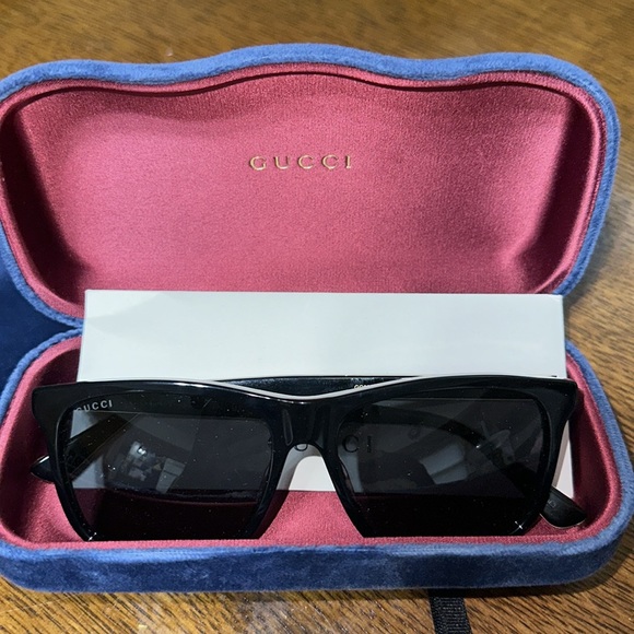 Men’s Guccis Sunglasses - Picture 1 of 4